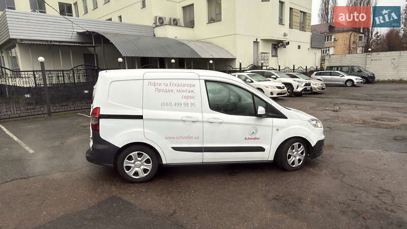 Грузовой фургон Ford Transit Courier 2015 в Киеве