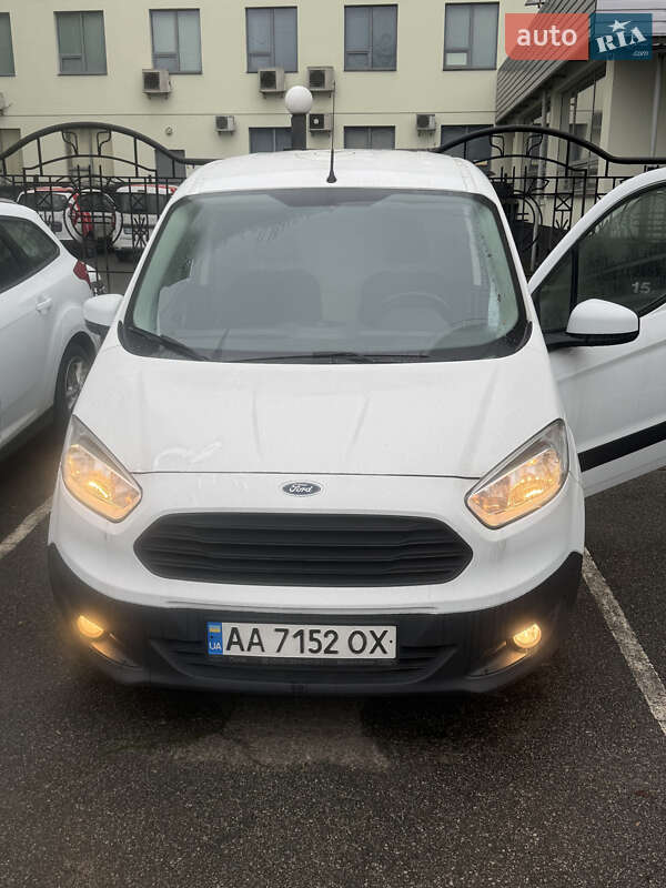 Грузовой фургон Ford Transit Courier 2015 в Киеве