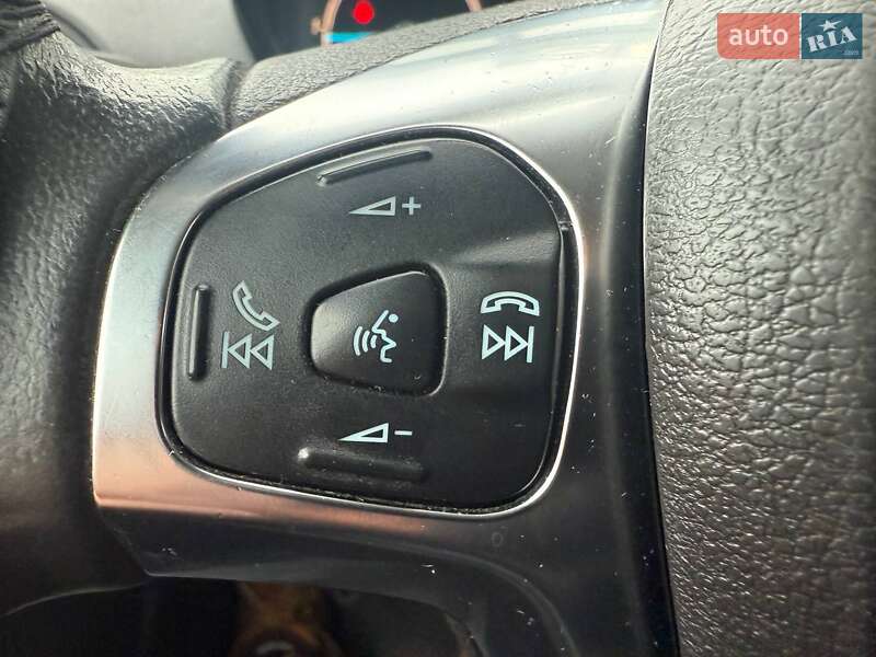 Грузовой фургон Ford Transit Courier 2015 в Киеве