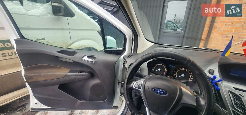 Грузовой фургон Ford Transit Courier 2015 в Луцке