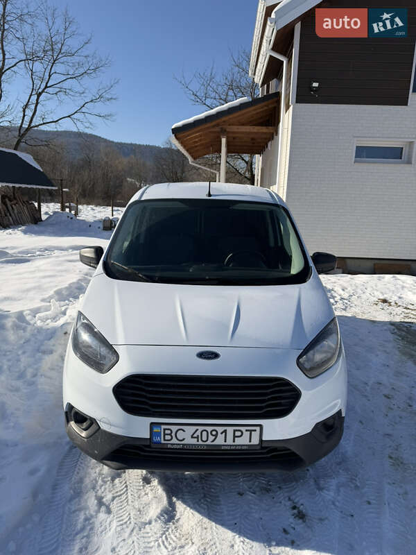 Грузовой фургон Ford Transit Courier 2022 в Киеве фото 6 Грузовой фургон Ford Transit Courier 2022 в Киеве