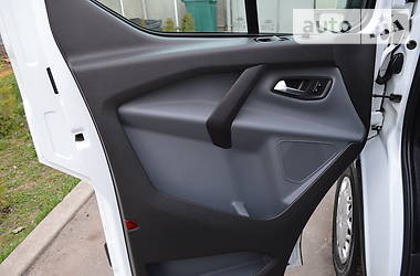 Вантажопасажирський фургон Ford Transit Custom 2015 в 