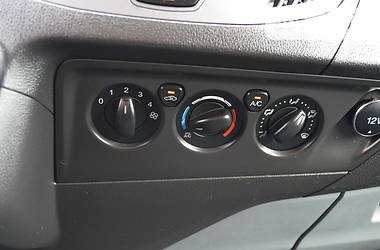 Вантажопасажирський фургон Ford Transit Custom 2015 в 