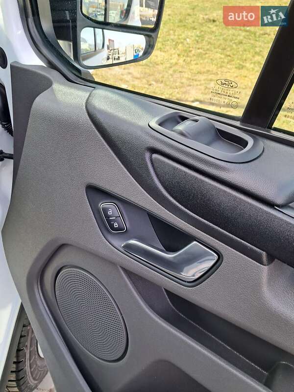 Вантажний фургон Ford Transit Custom 2018 в Львові
