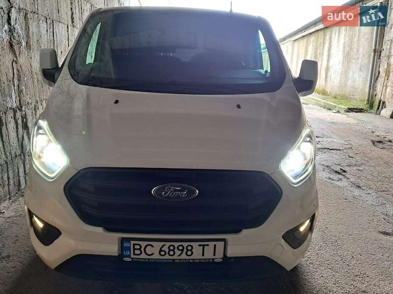Вантажний фургон Ford Transit Custom 2018 в Львові