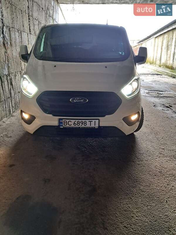 Вантажний фургон Ford Transit Custom 2018 в Львові