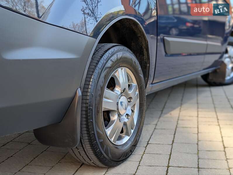 Вантажний фургон Ford Transit Custom 2014 в Івано-Франківську