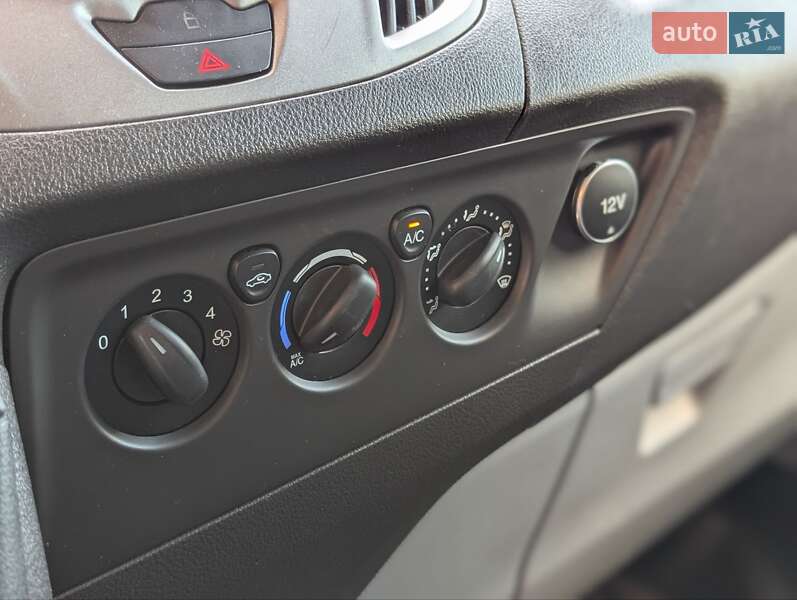 Вантажний фургон Ford Transit Custom 2014 в Івано-Франківську