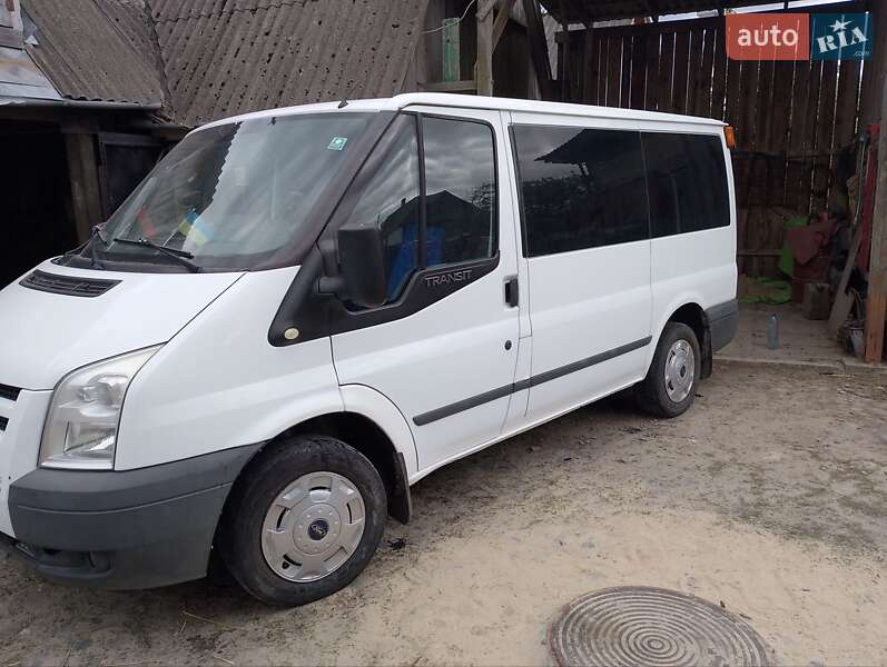 Минивэн Ford Transit Custom 2011 в 