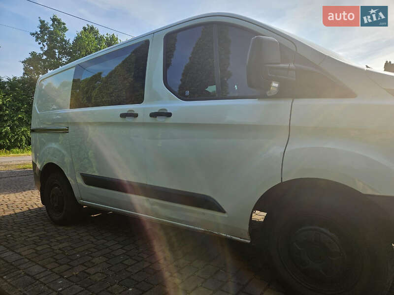 Седан Ford Transit Custom 2016 в Львові