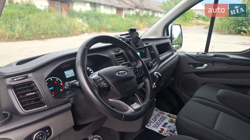 Вантажний фургон Ford Transit Custom 2021 в Бережанах