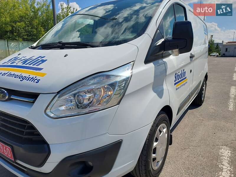 Вантажний фургон Ford Transit Custom 2016 в Рівному
