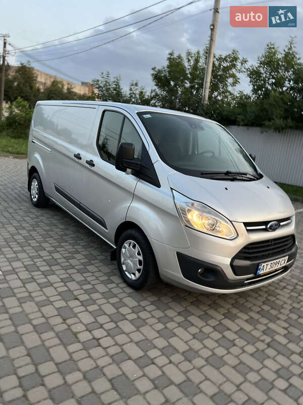 Вантажний фургон Ford Transit Custom 2017 в Івано-Франківську