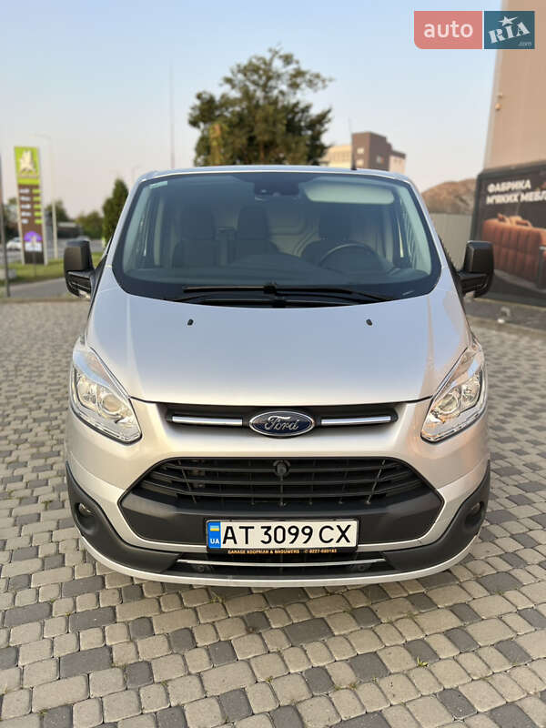 Вантажний фургон Ford Transit Custom 2017 в Івано-Франківську