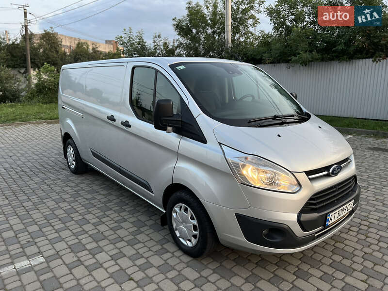 Вантажний фургон Ford Transit Custom 2017 в Івано-Франківську