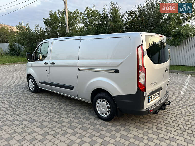 Вантажний фургон Ford Transit Custom 2017 в Івано-Франківську