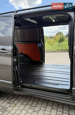 Вантажний фургон Ford Transit Custom 2022 в 