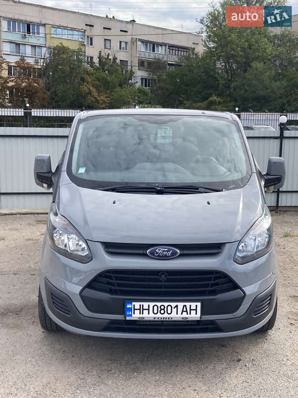 Грузовой фургон Ford Transit Custom 2015 в 