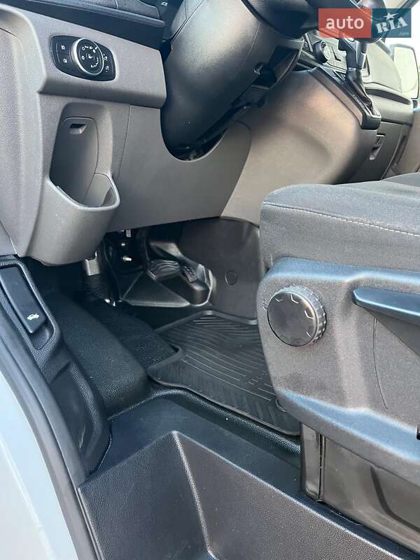 Вантажний фургон Ford Transit Custom 2019 в Луцьку