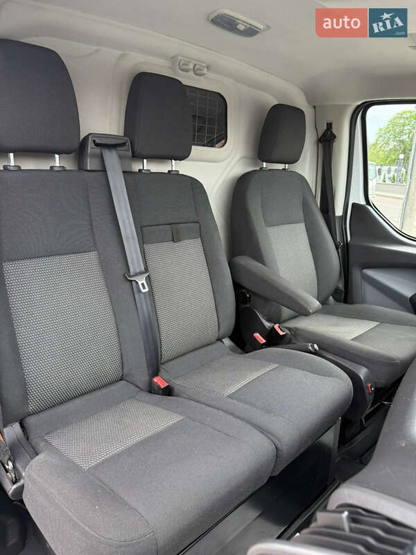 Вантажний фургон Ford Transit Custom 2015 в Дрогобичі