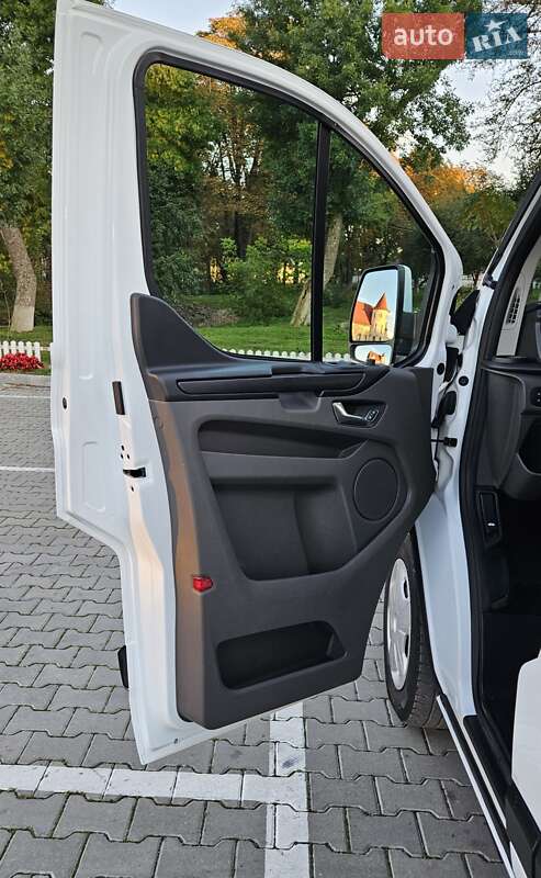 Вантажний фургон Ford Transit Custom 2021 в Бережанах