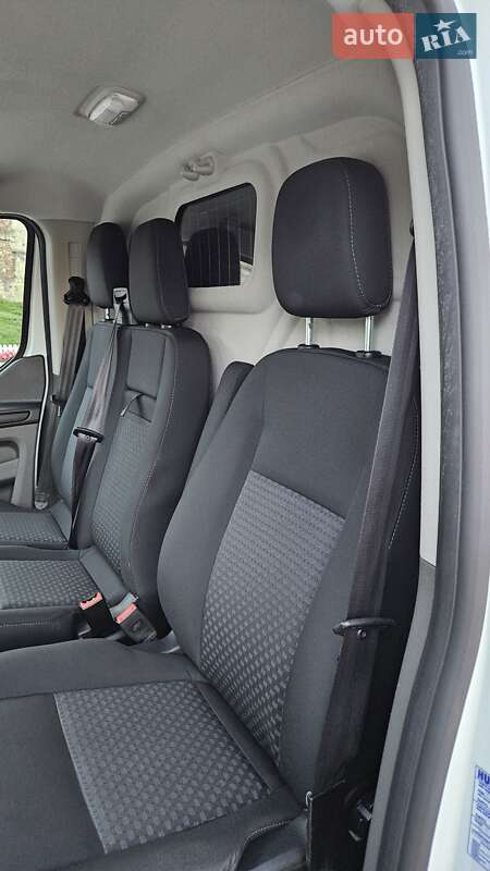 Вантажний фургон Ford Transit Custom 2021 в Бережанах