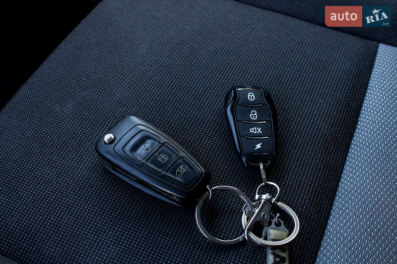 Минивэн Ford Transit Custom 2012 в Львове фото 41 Минивэн Ford Transit Custom 2012 в Львове