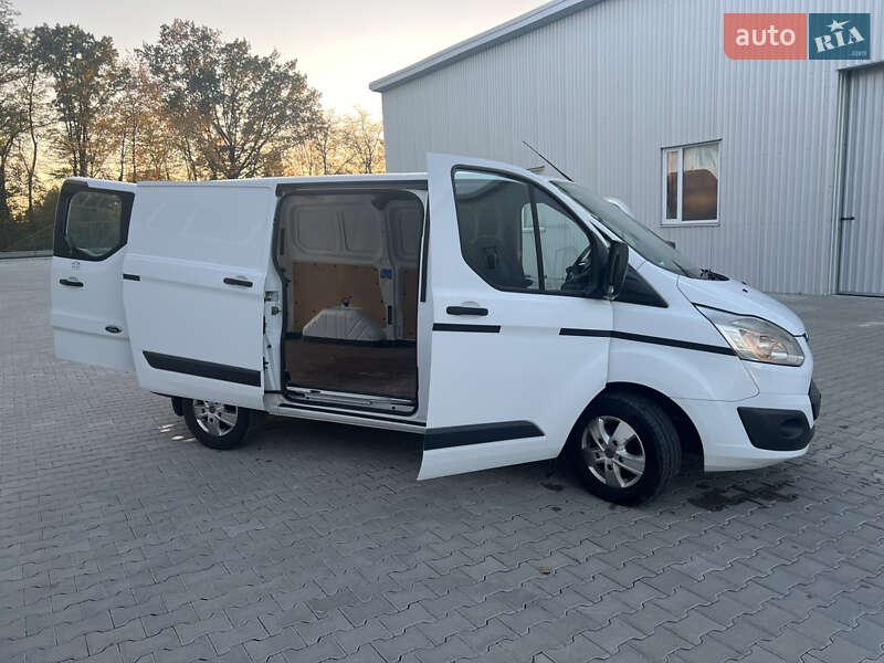 Вантажний фургон Ford Transit Custom 2016 в Івано-Франківську