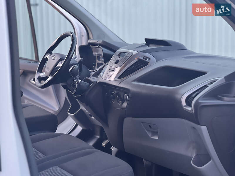 Вантажний фургон Ford Transit Custom 2016 в Івано-Франківську