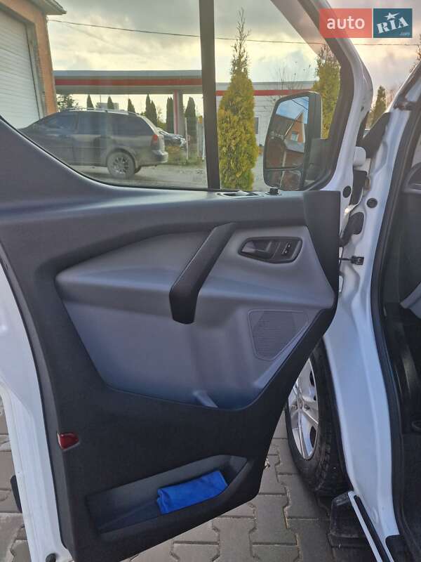 Вантажний фургон Ford Transit Custom 2012 в Луцьку