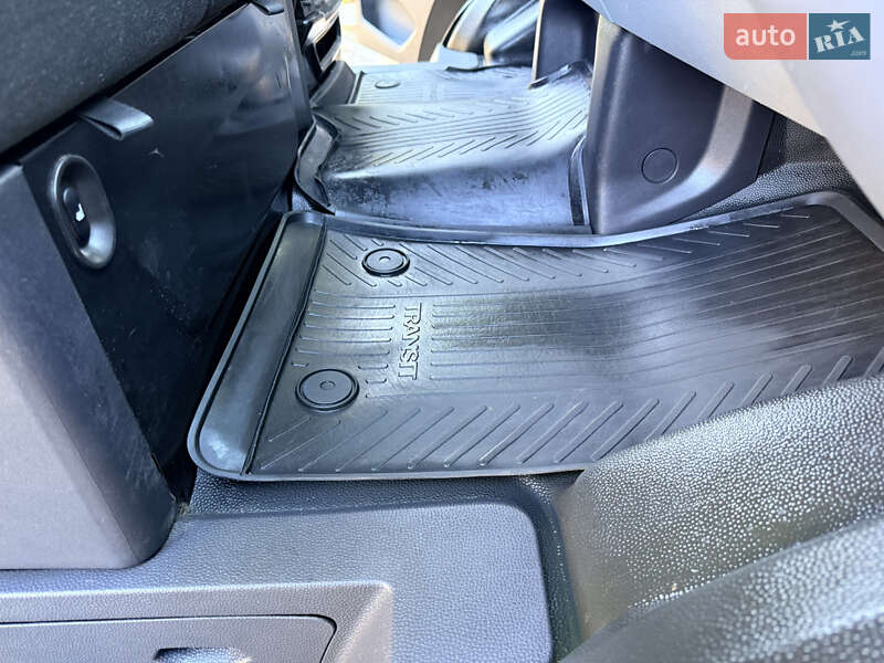 Грузовой фургон Ford Transit Custom 2017 в Львове