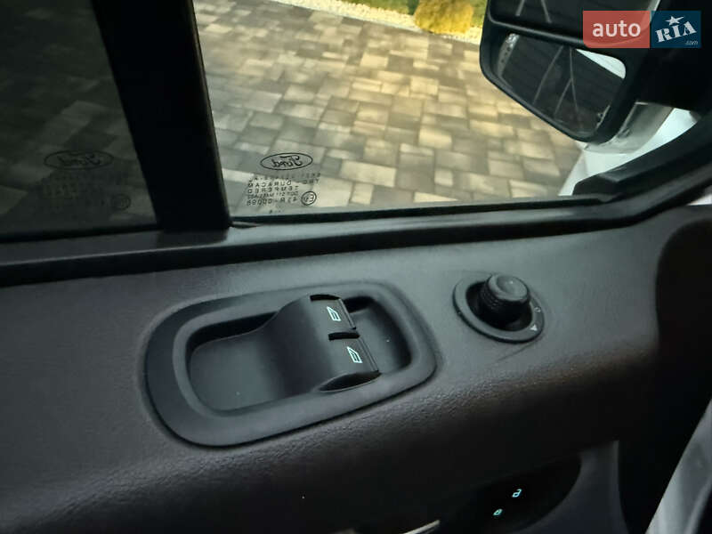 Мінівен Ford Transit Custom 2016 в Луцьку фото 46 Мінівен Ford Transit Custom 2016 в Луцьку