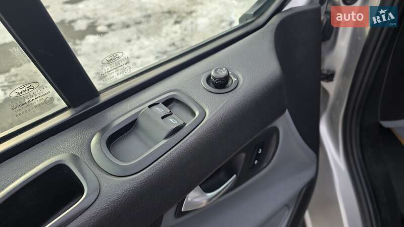 Вантажний фургон Ford Transit Custom 2017 в Дніпрі