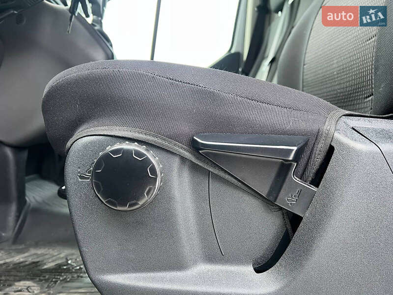 Вантажний фургон Ford Transit Custom 2019 в Львові