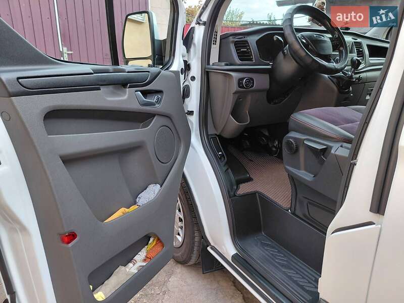 Минивэн Ford Transit Custom 2018 в Братском фото 12 Минивэн Ford Transit Custom 2018 в Братском
