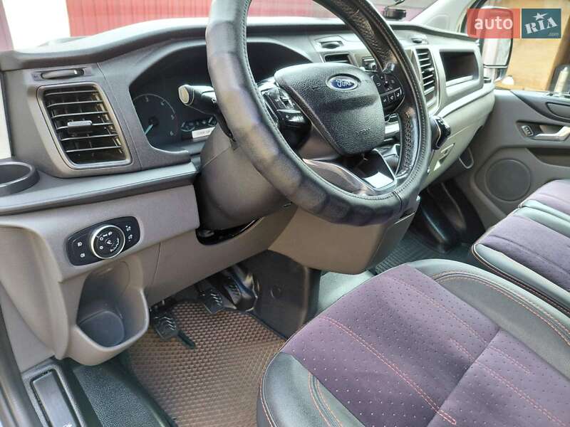 Минивэн Ford Transit Custom 2018 в Братском