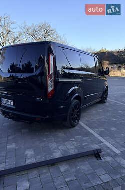 Вантажний фургон Ford Transit Custom 2016 в Ужгороді