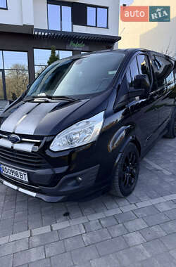 Вантажний фургон Ford Transit Custom 2016 в Ужгороді