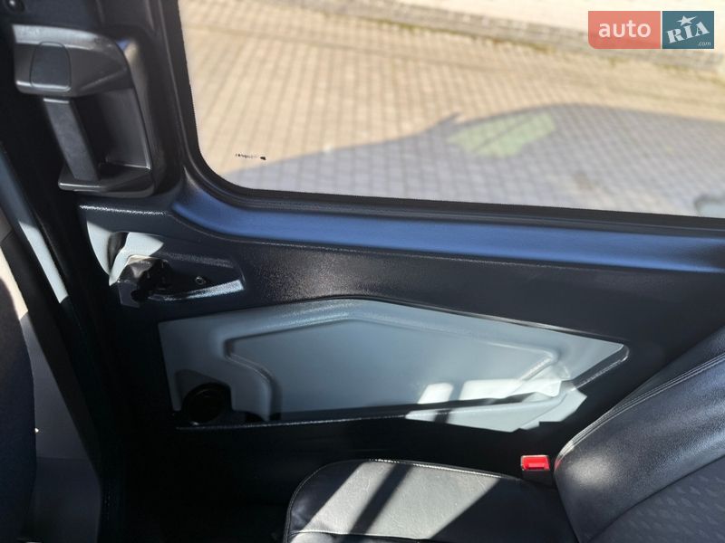 Вантажопасажирський фургон Ford Transit Custom 2020 в Києві