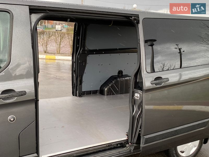 Вантажний фургон Ford Transit Custom 2020 в Ірпені
