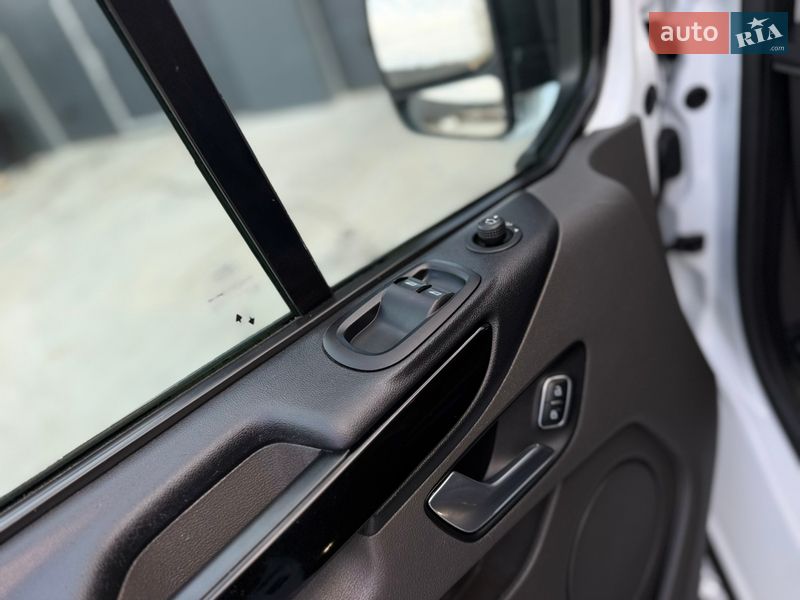 Грузопассажирский фургон Ford Transit Custom 2020 в Дубно