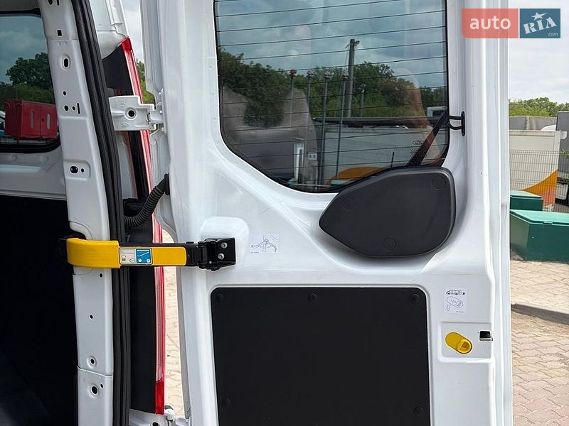 Минивэн Ford Transit Custom 2019 в Киеве фото 17 Минивэн Ford Transit Custom 2019 в Киеве