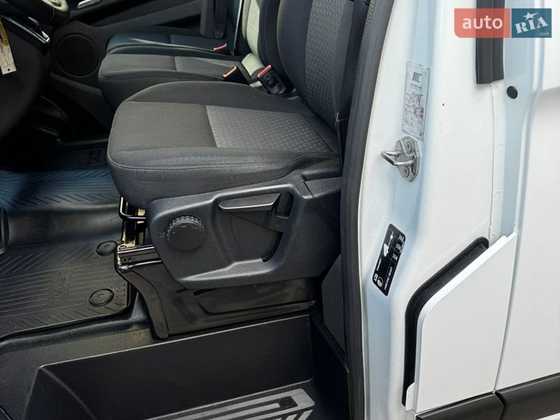 Грузовой фургон Ford Transit Custom 2023 в Киеве