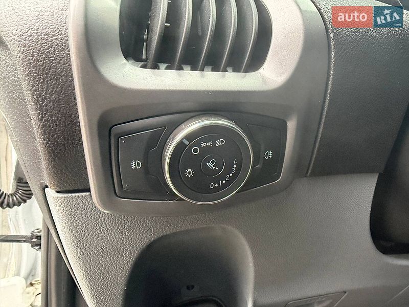Грузовой фургон Ford Transit Custom 2014 в Киеве фото 16 Грузовой фургон Ford Transit Custom 2014 в Киеве