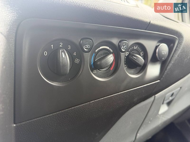 Грузовой фургон Ford Transit Custom 2014 в Киеве фото 18 Грузовой фургон Ford Transit Custom 2014 в Киеве