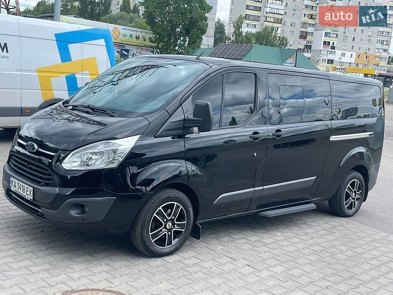 Ford Transit Custom, photos from the listing