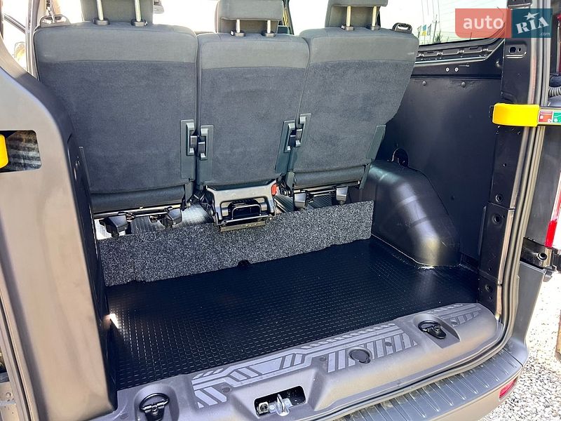 Мінівен Ford Transit Custom 2017 в Рівному фото 47 Мінівен Ford Transit Custom 2017 в Рівному