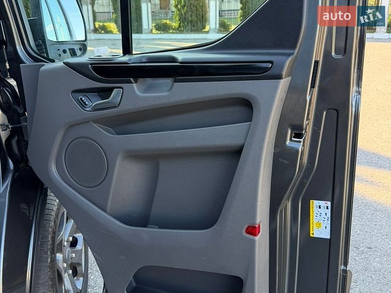 Вантажопасажирський фургон Ford Transit Custom 2019 в Дубні
