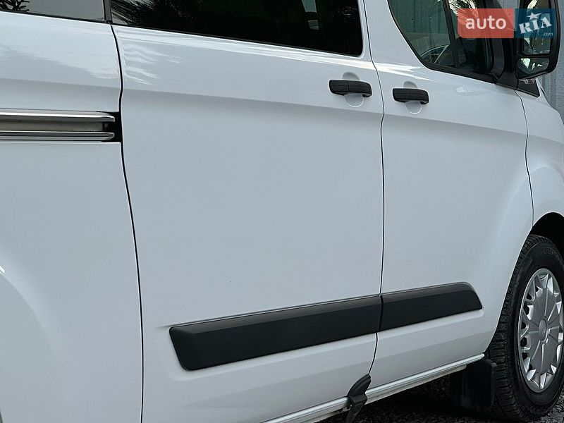 Минивэн Ford Transit Custom 2015 в Самборе