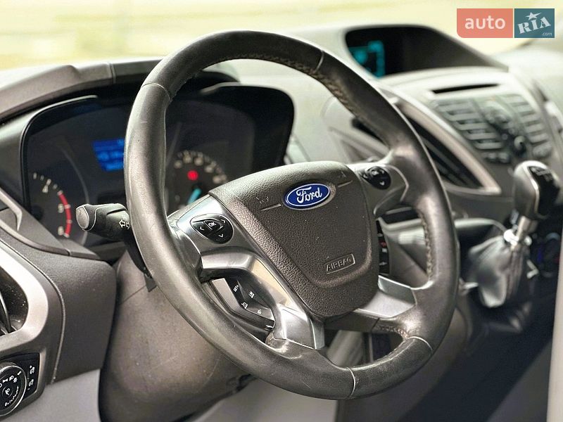 Вантажний фургон Ford Transit Custom 2015 в Києві